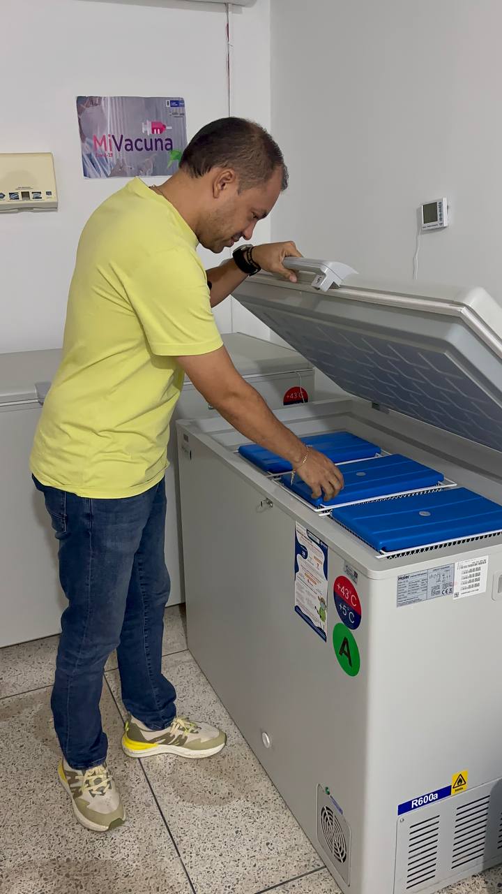 photo 4994618508356725917 y