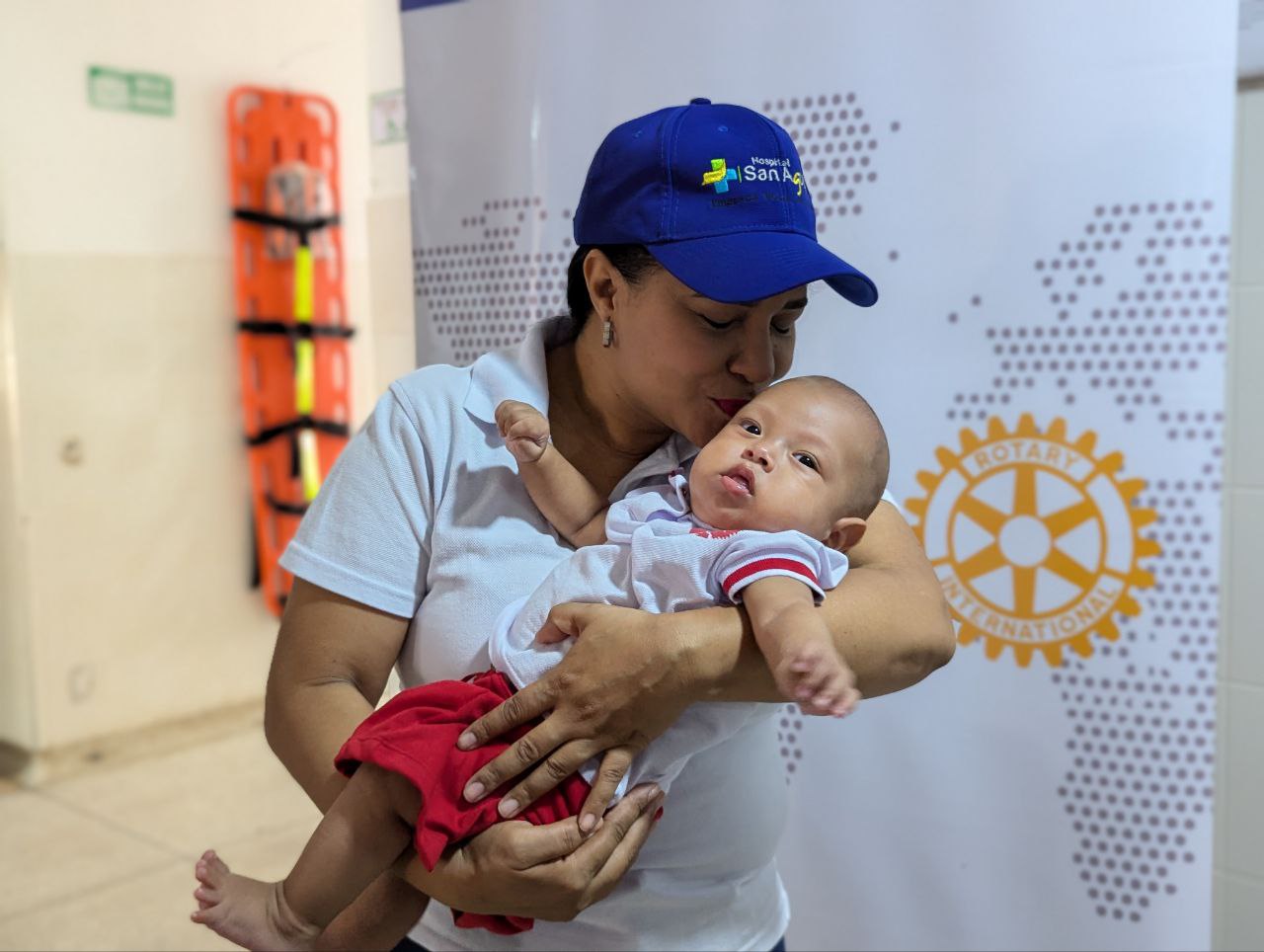 photo 5008403575260425565 y