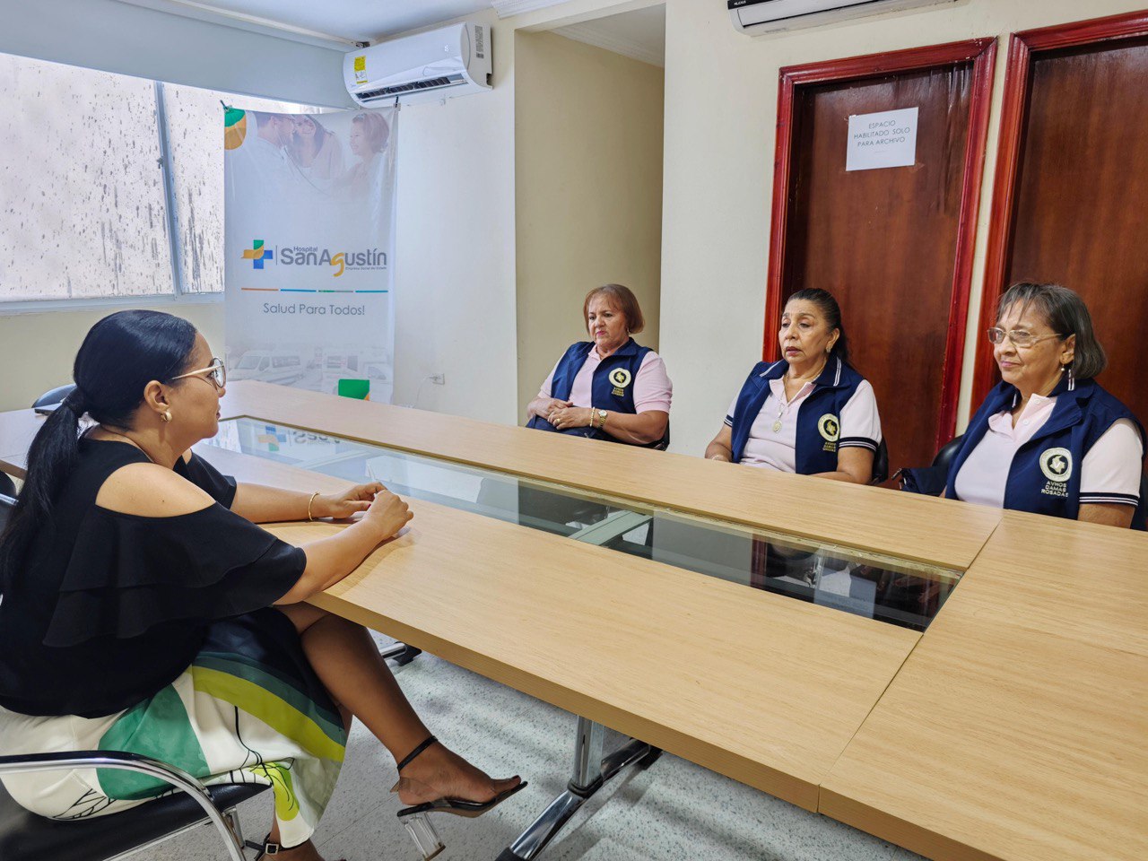 photo 5030636705396403455 y